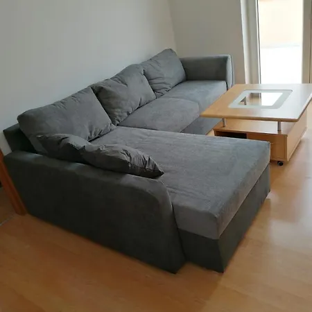 Apartment Wohnung Mit Gemeinschaftspool Und Garten