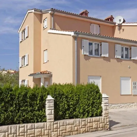 Apartment Wohnung Mit Gemeinschaftspool Und Garten Vinkuran